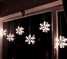 2.5M Warm White Indoor Snowflake Icicle Light - 96 LEDs